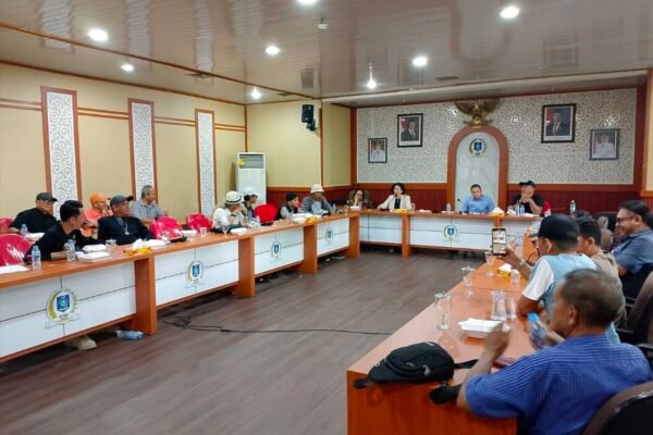 Almaster ‘Goncang’ DPRD Babel Singgung Isu Anggota DPR RI, Me Hoa Malah ‘Geram’