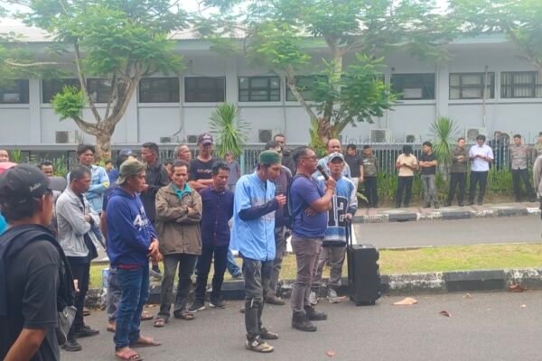 Tuntutan 7 Desa Bisa Menambang Timah Di Kebun PT GML Terjawab Sudah Di Momen Pertemuan GM PT Timah Dengan Masyarakat